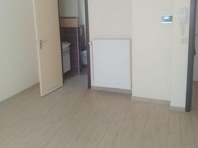 Agréable studio avec terrasse à proximité du métro Delta