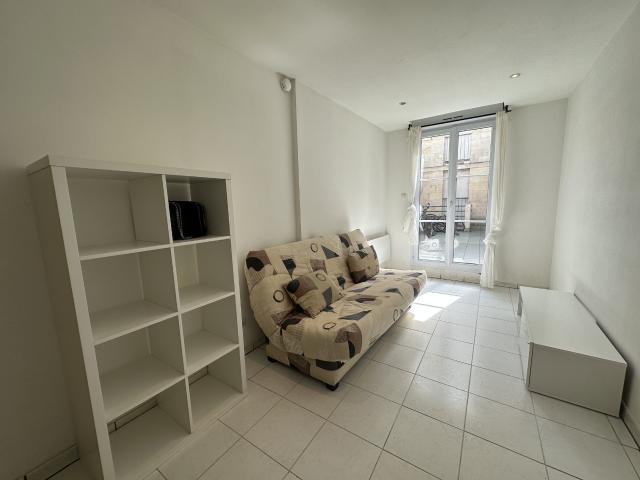 Agréable studio meublé de 21 m2 dans un immeuble en Pierre au coeur de Bordeaux Nansouty