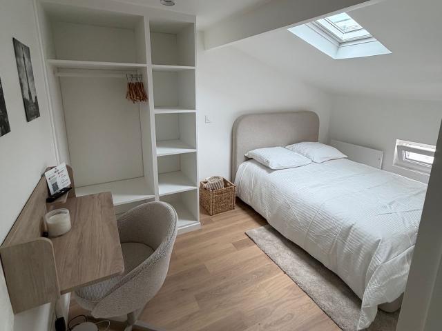 Agréable studio situé à proximité de la place de la République, Paris Amsterdam Apartments for Rent