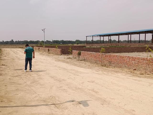 Agricultural Land in Vrindavan for resale Mathura. The reference number is 14607545
