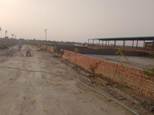 Agricultural Land in Vrindavan for resale Mathura. The reference number is 14899534