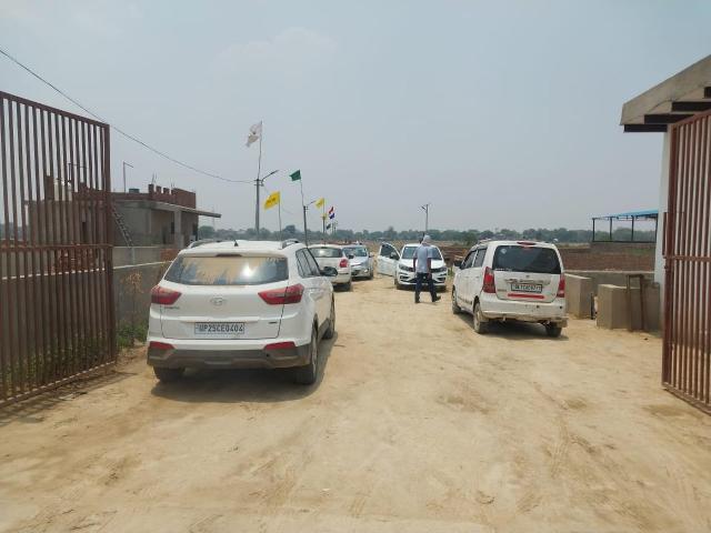 Agricultural Land in Chhatikara for resale Vrindavan. The reference number is 15467092