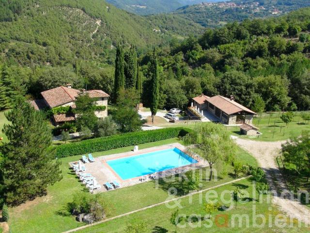 Agriturismo biologico con piscina nel Casentino 1090m² Chiusi della Verna
