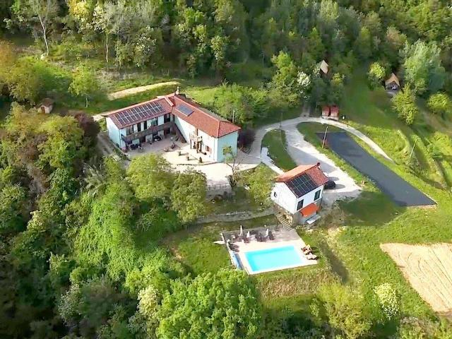 Agriturismo con glamping in Alta Langa 595m² Torre Bormida