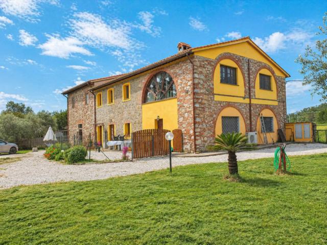 Agriturismo in vendita a Colognole San Giuliano Terme 740 mq Rif: 1410040