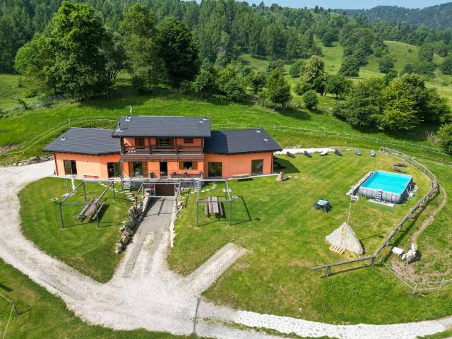 Agriturismo in vendita a Alta Valle Intelvi