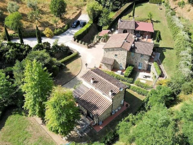 Agriturismo in antico borgo ristrutturato con parco e piscin. 480m² Lamporecchio
