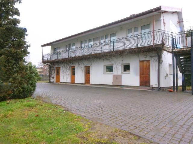 Agroturystyka 750 m2 z stawami i parkingiem na sprzedaż