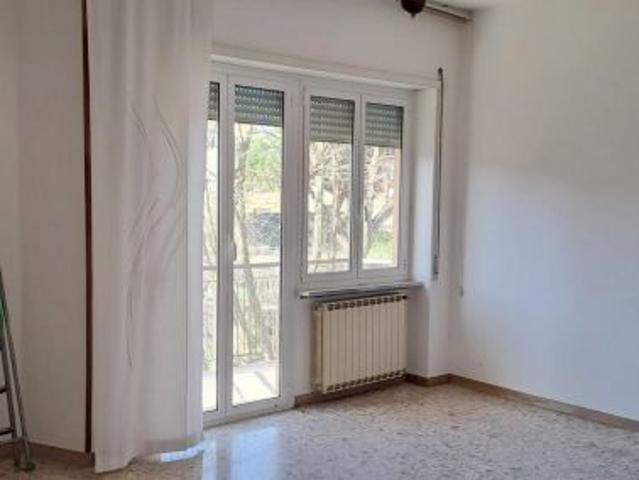 Ad.te Piazza Garibaldi appartamento di 100mq con balcone