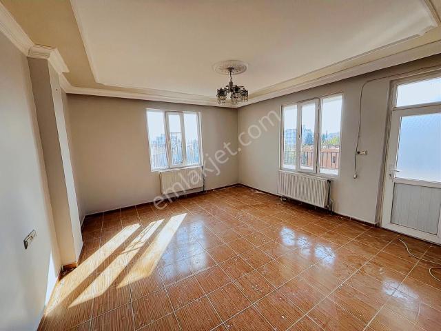 Adıyaman Cumhuriyet'te İnceler'den Satılık 2.ç.yolu Civarı 3+1 150m2 Daire