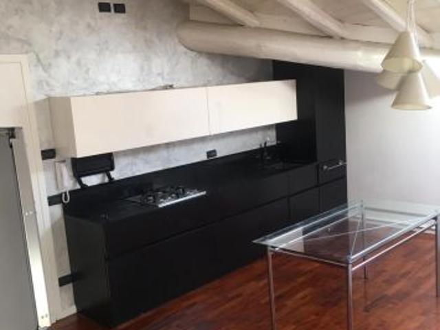 Ad Almenno con due camere con posto auto privato