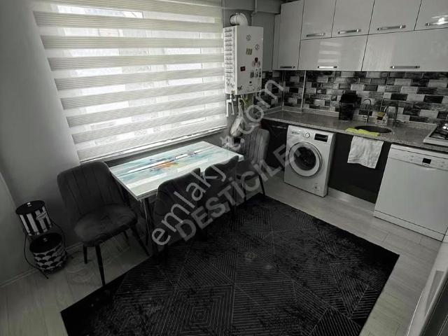 Ad desticiler Emek Mahallesi Geniş 3+1 Bakımlı Daire