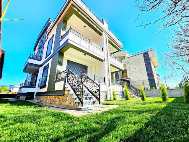 ♦ Adıgüzelden ♦ Emsalsiz Güzellikte Kazdağı Manzaralı 4+1triplex Villa