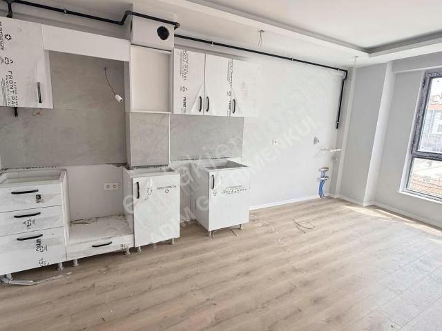 Adım Gayrimenkul/esentepe Mh Yerden Isıtma Asansörlü 50m2 1+1