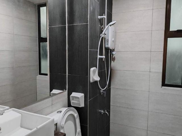 Admiral Residences Kota Laksamana — Fully Furnished Rooms from RM650! WiFi + Furniture Included!