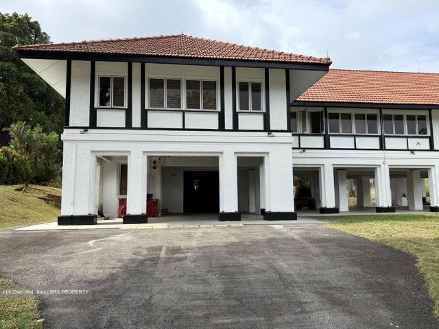 Admiralty Road East D27, Detached