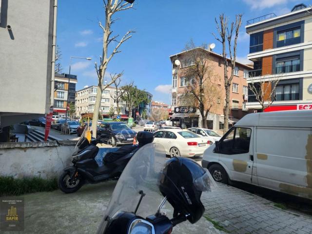 Adnan Kahveci Bulvarına Yakın Menekşe Parkı Üzerinde Dükkan