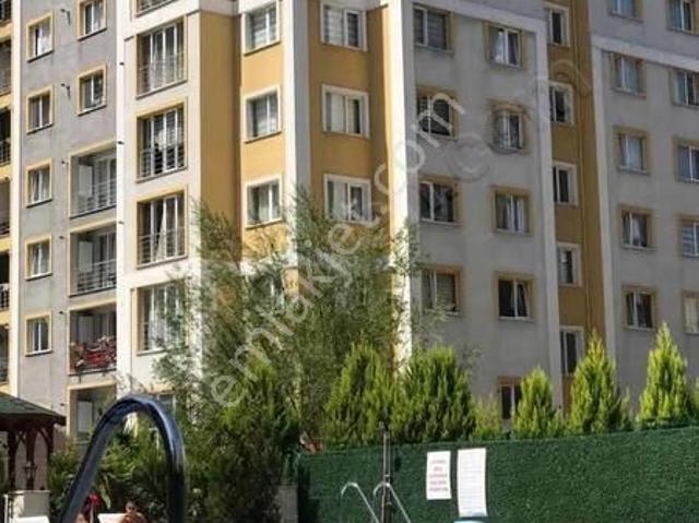 Adnan Kahveci 2+1.5 Geniş Bakımlı Havuz Manzaralı Daire
