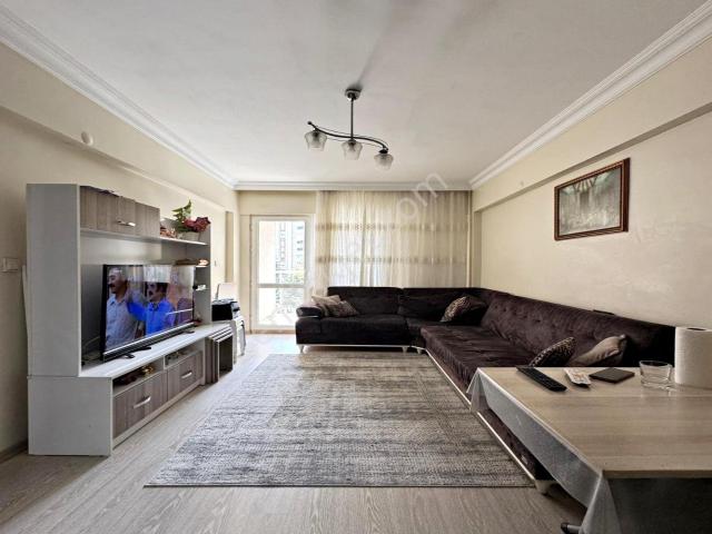 Adnankahveci Mahallesinde Site İçi 2+1 Satılık Daire