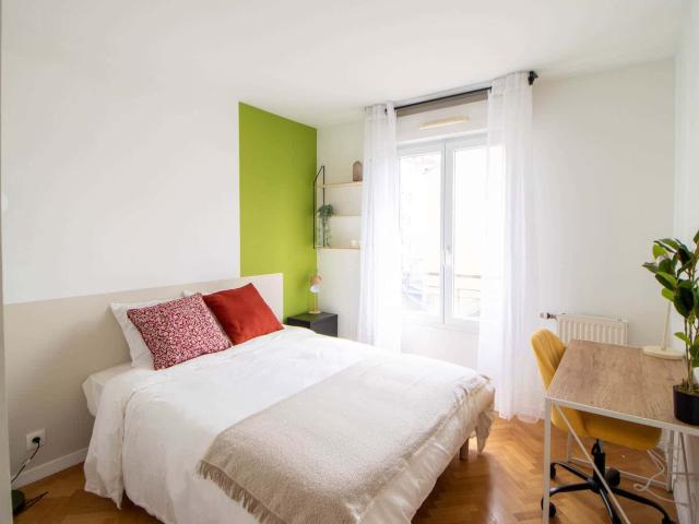 Adorable 10 m² bedroom to rent in Saint Denis SDN08