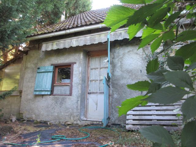 Adorable maison à rénover !