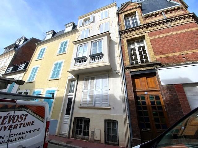 ADORABLE STUDIO DE 24,04 M2 EN ENTRESOL D'UNE CHARMANTE COPROPRIETE