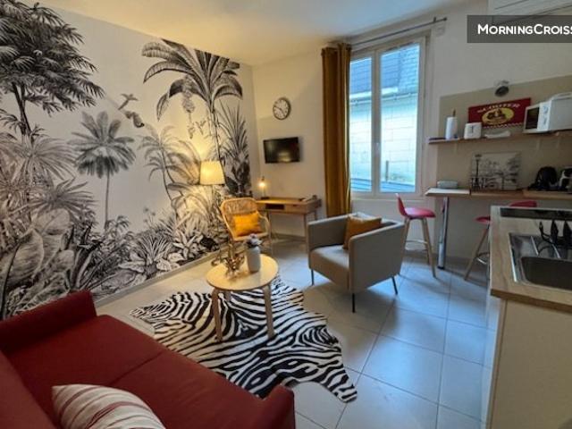 Adorable Studio hyper centre calme