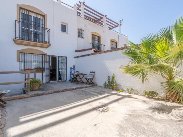 Adosada con encanto en Estepona Centro