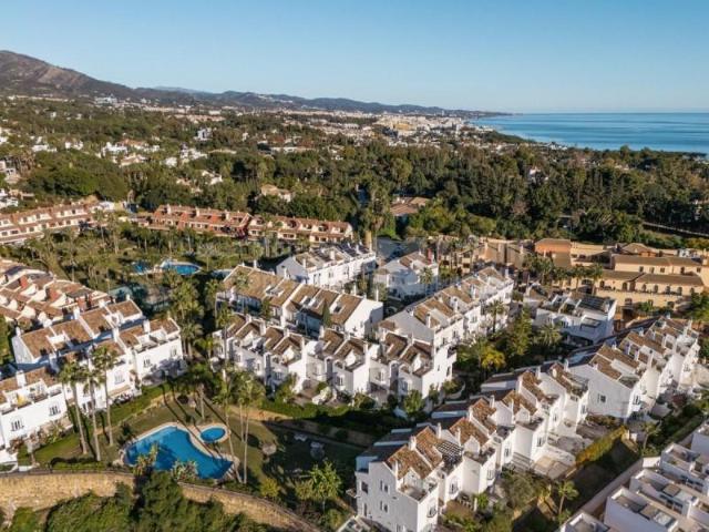 Adosada en alquiler en Marbella, The Golden Mile