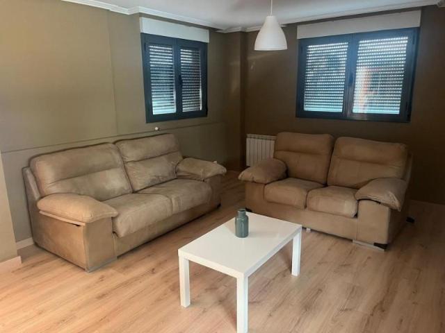 Adosada en alquiler en Ponferrada, Calle el Medio, 24416