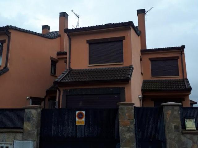 Adosada en alquiler en Tabanera del Monte, Tabanera del monte