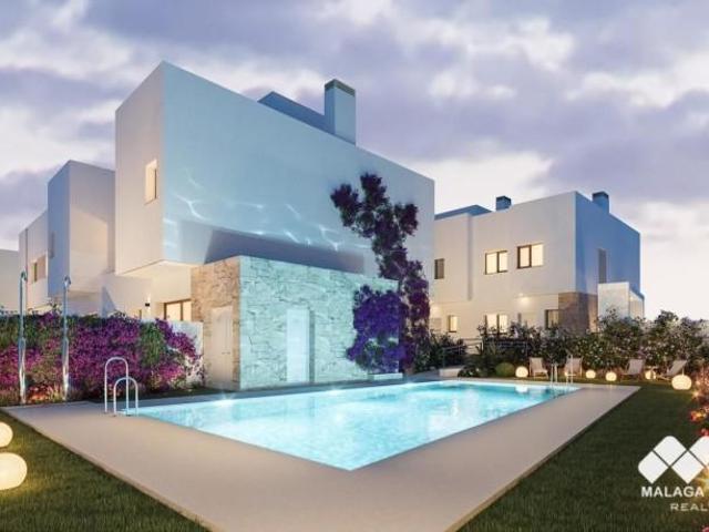 Adosada en venta en Málaga, Calle Nepal, 29140