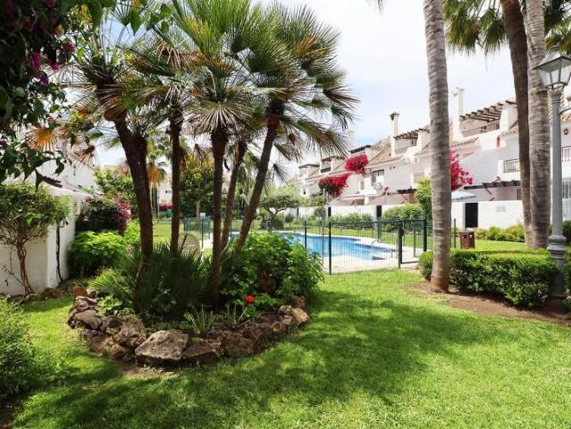 Adosada en venta en Marbella, Urbanización Los Naranjos de Marbella, 29660