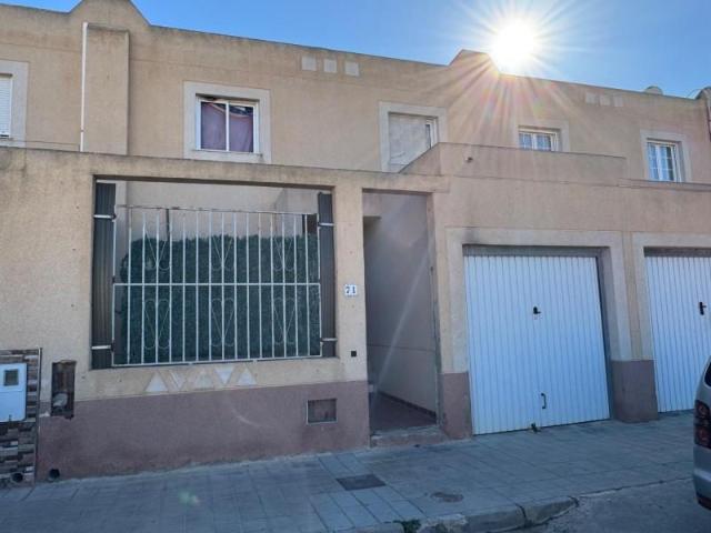 Adosada en venta en Níjar, San isidro
