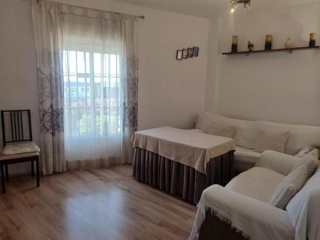 Adosada en venta en Olivares, ENTRADA