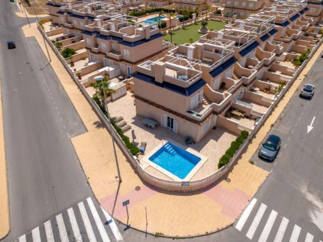 Adosada en venta en Orihuela