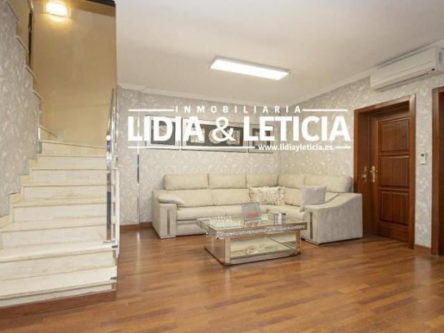 Adosada en venta en Alcalá de Guadaira, Oromana