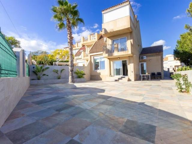 Adosada en venta en Alicante, Santa Faz