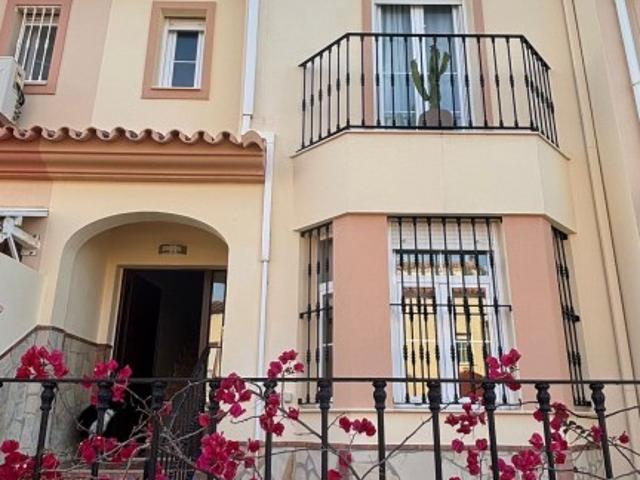 Adosada en Venta en Almayate Bajo Málaga