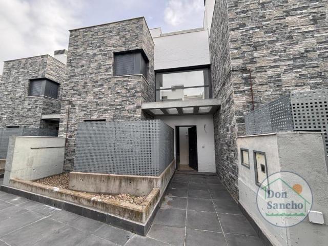 Adosada en venta en Arroyo de la Encomienda