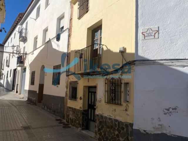 Adosada en venta en Baza, Andalucia