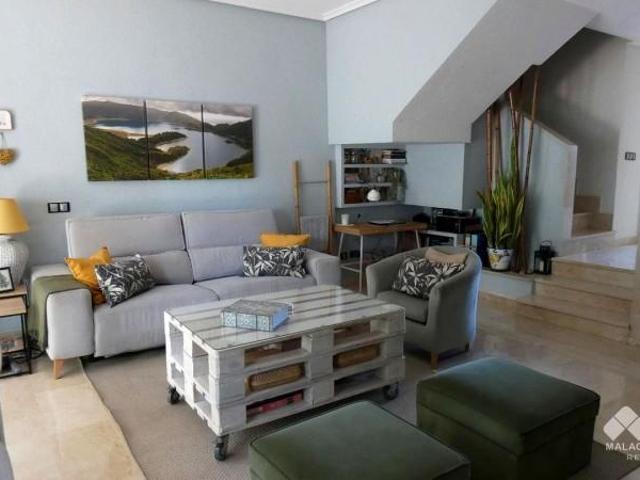 Adosada en venta en Benalmádena