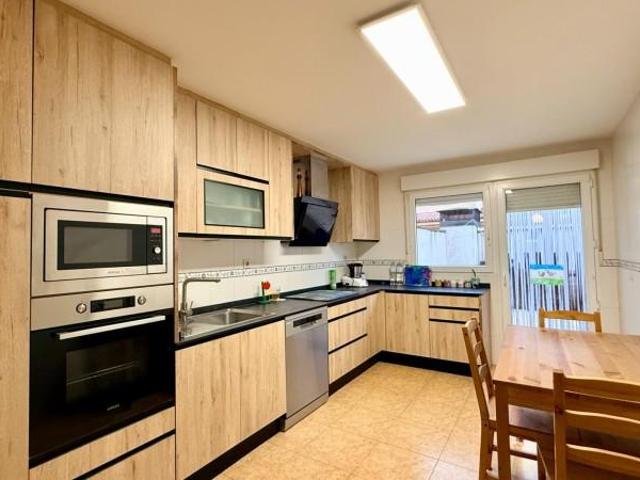 Adosada en venta en Cuéllar, Castilla y leon