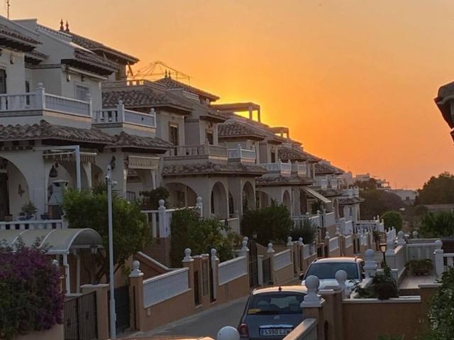 Adosada en Venta en Cabo Roig Alicante