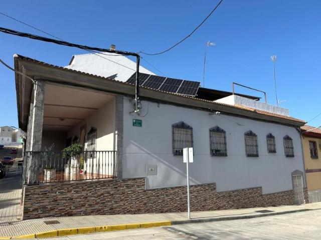 Adosada en venta en Cabra, Monturque