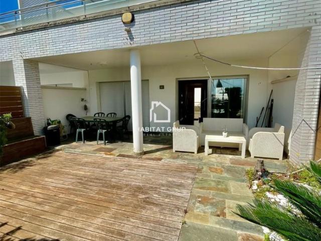 Adosada en venta en Castell Platja d'Aro