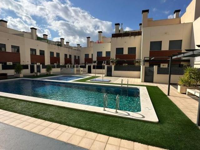 Adosada en venta en Castellón de la Plana, Lledó