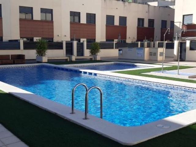 Adosada en venta en Castellón de la Plana, Lledó
