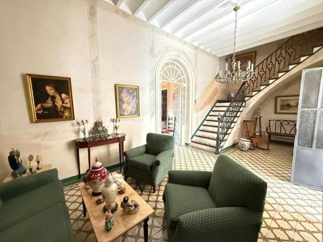 Adosada en venta en Carrión de los Céspedes, Andalucia