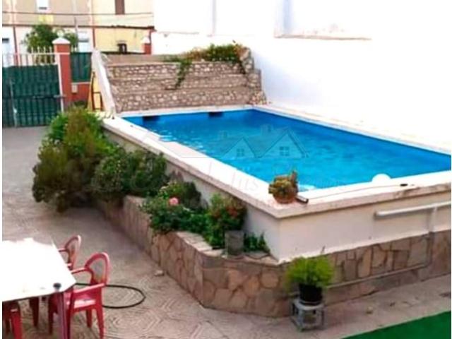 Adosada en venta en Caudete